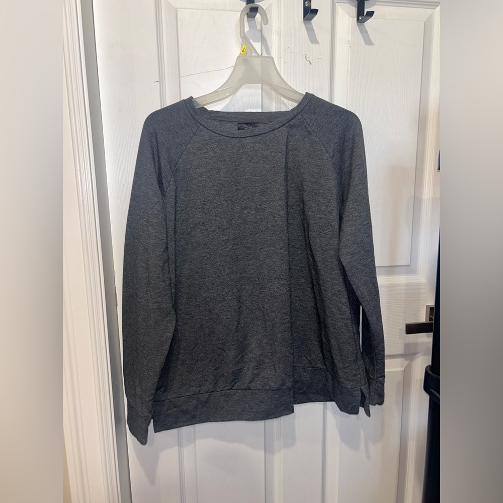 Men’s / boys crewneck shirt/sweater.
